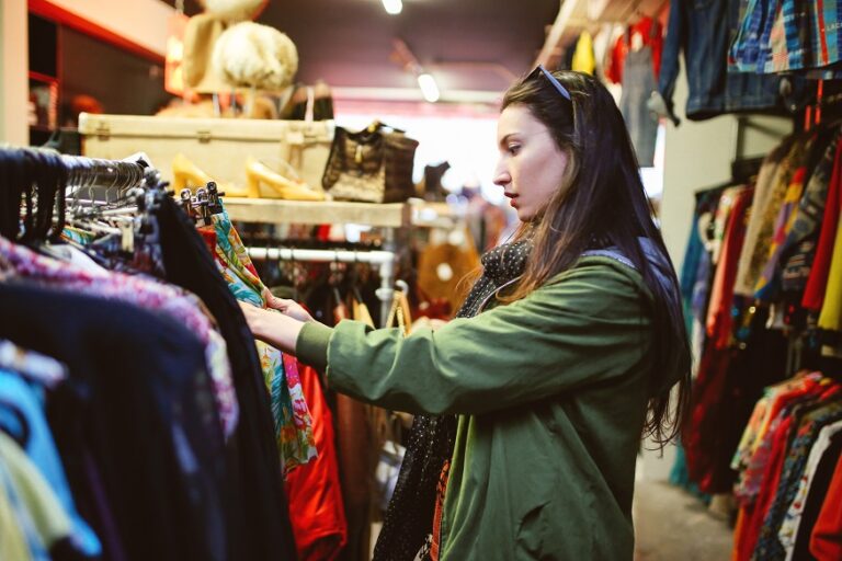 Shopping For Vintage Clothing: A Fun-Filled Experience