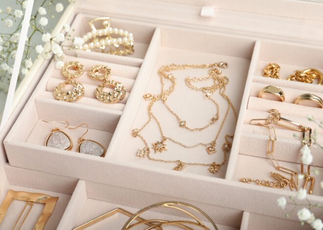 Statement vs. Minimalist: How to Balance Your Jewelry Collection