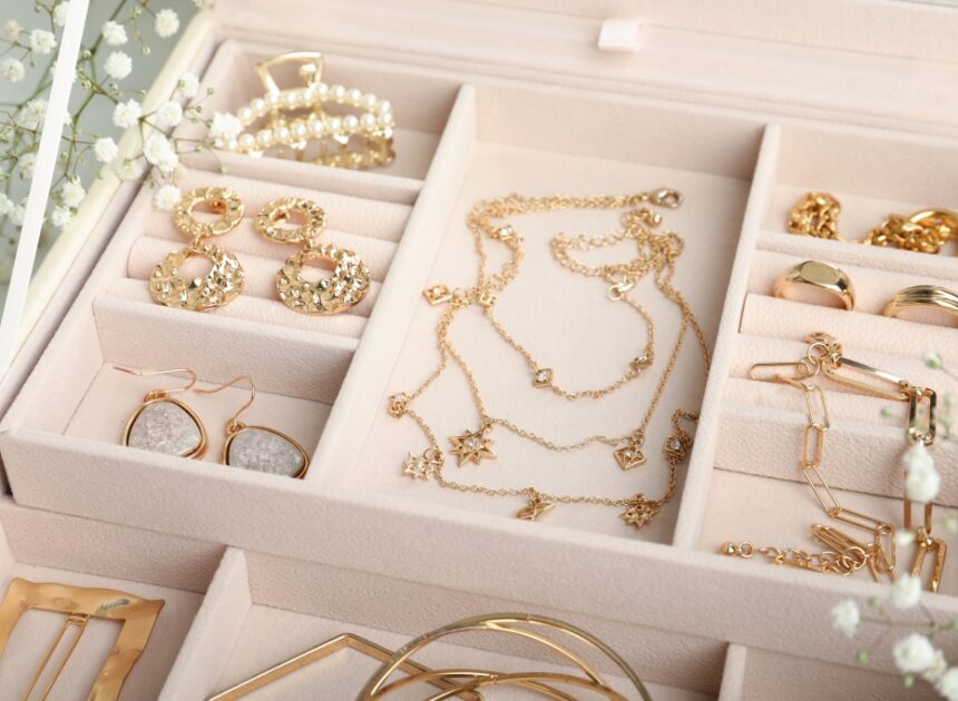 Statement vs. Minimalist: How to Balance Your Jewelry Collection